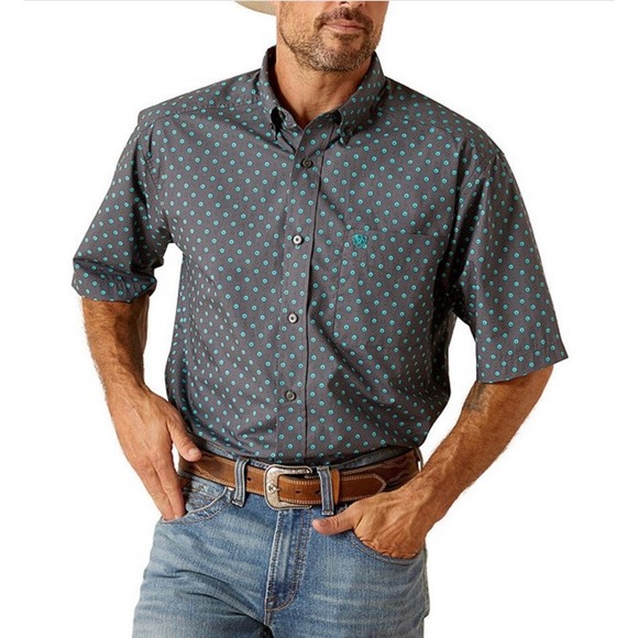 Ariat Other - Ariat men's button down Johnnie short sleeve shirt blue cotton poplin western